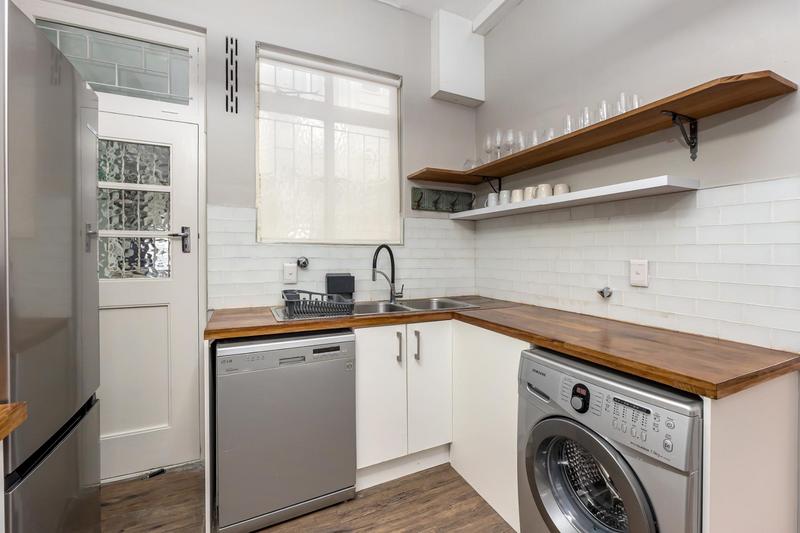 To Let 2 Bedroom Property for Rent in Sea Point Western Cape